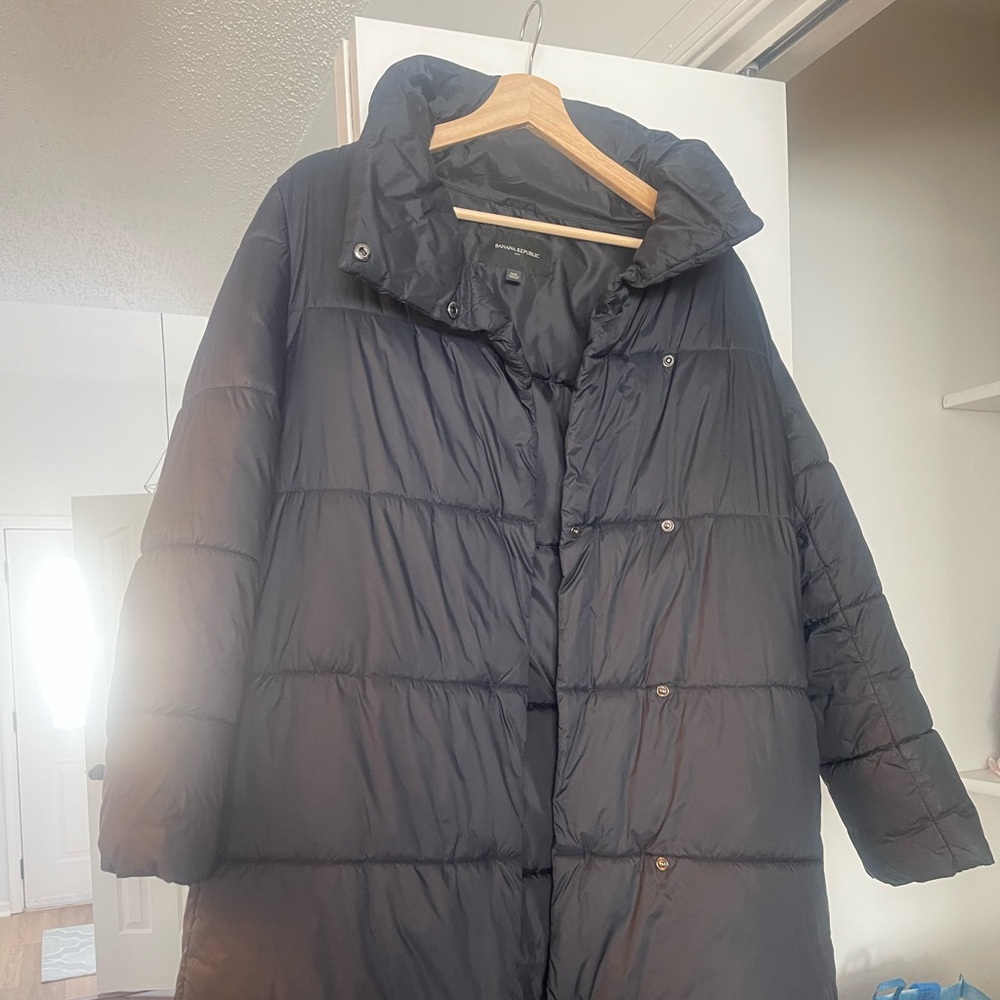Banana republic long puffer jacket. Lightweight, size XS